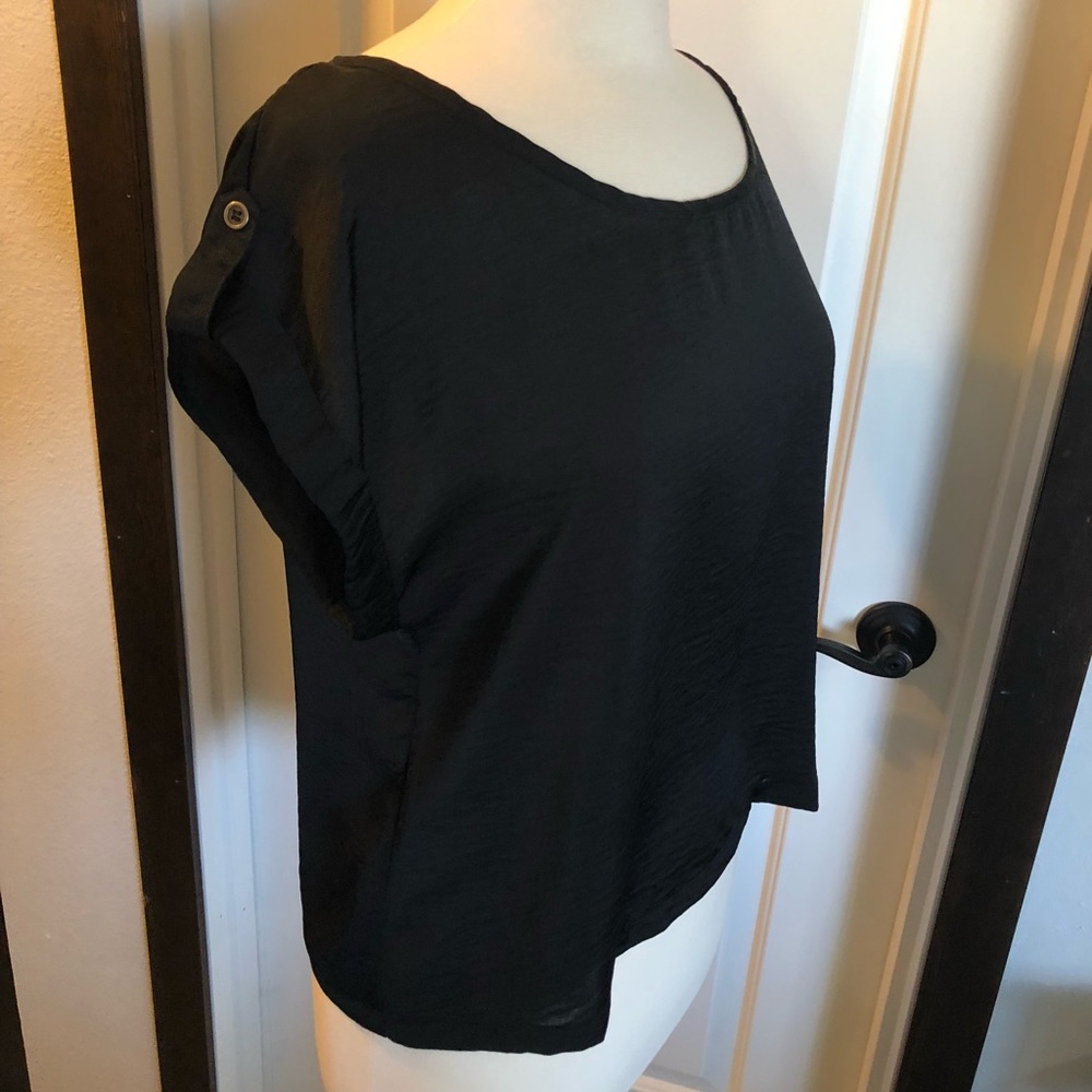 Black square zip back top